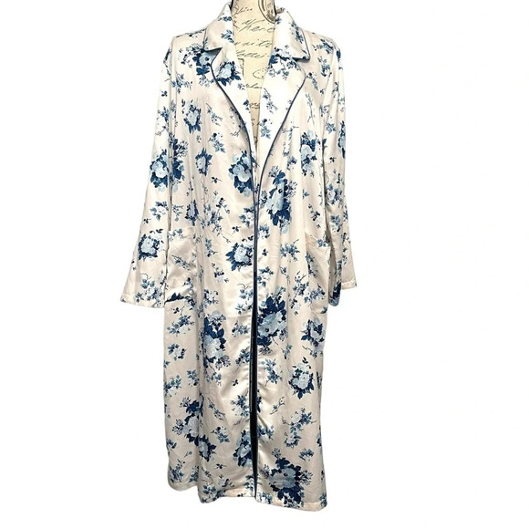 Rachel Parcell Floral Print Satin Robe Size XS NWT - Picture 11 of 11